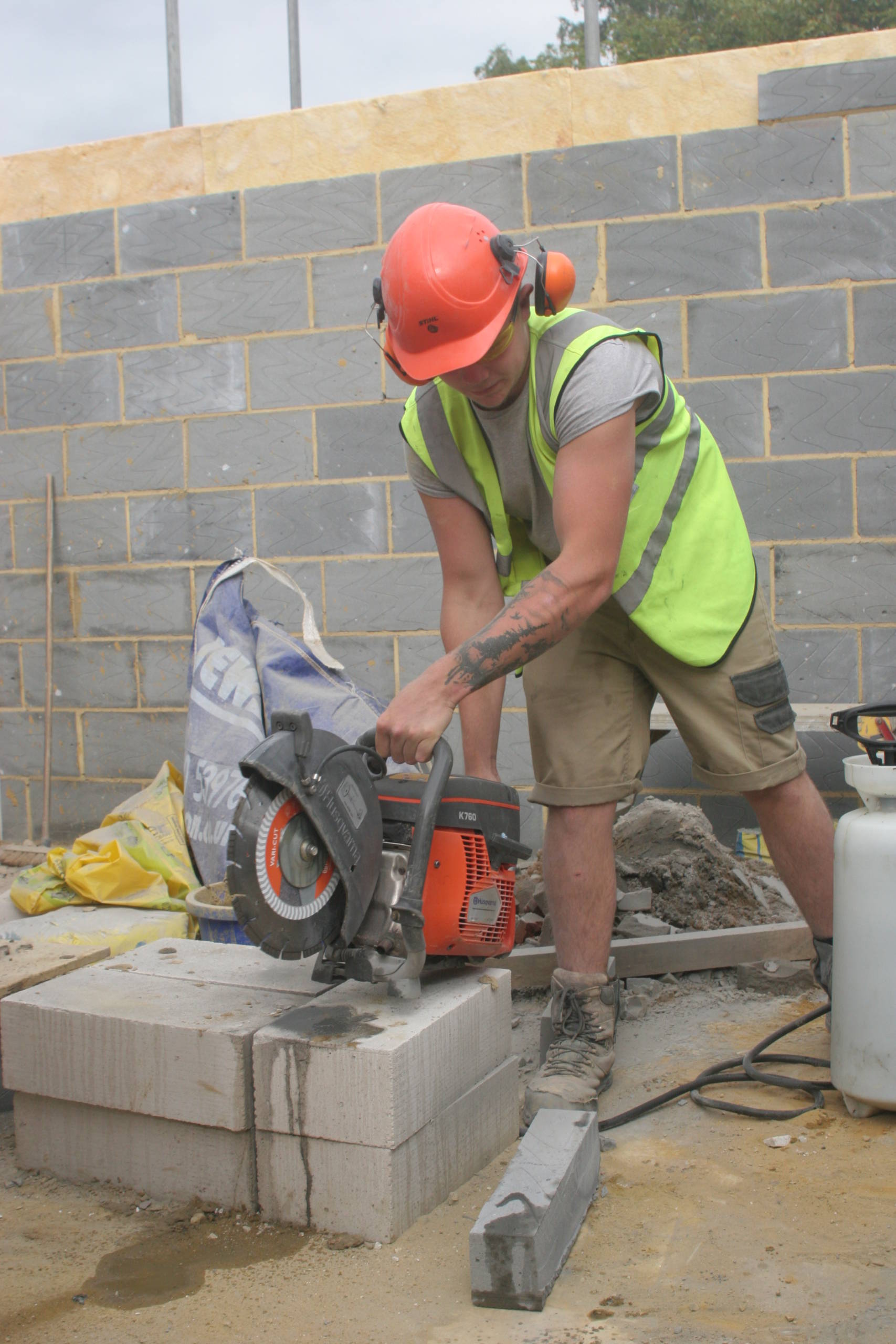 workers suffer in the heat