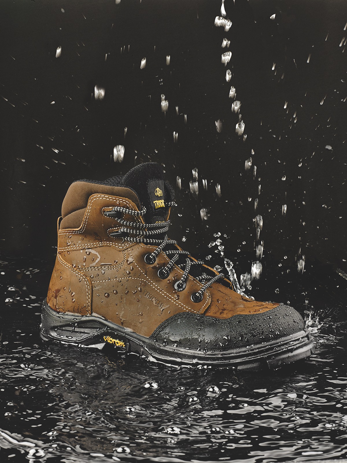 Stylish safety boots