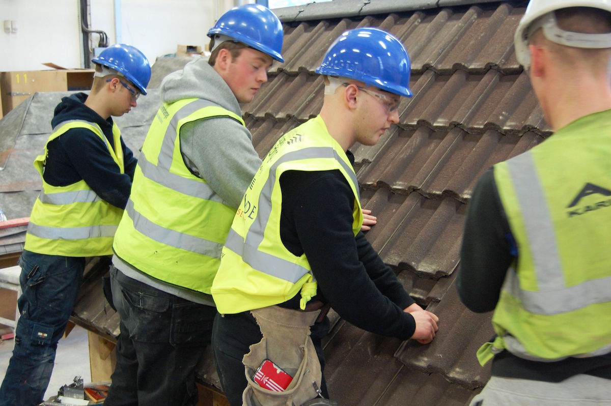 Top Ten Roofing Apprentices Tough it out in National Final
