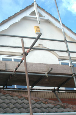 Company fined after 500 scaffolding fixings dropped on workers