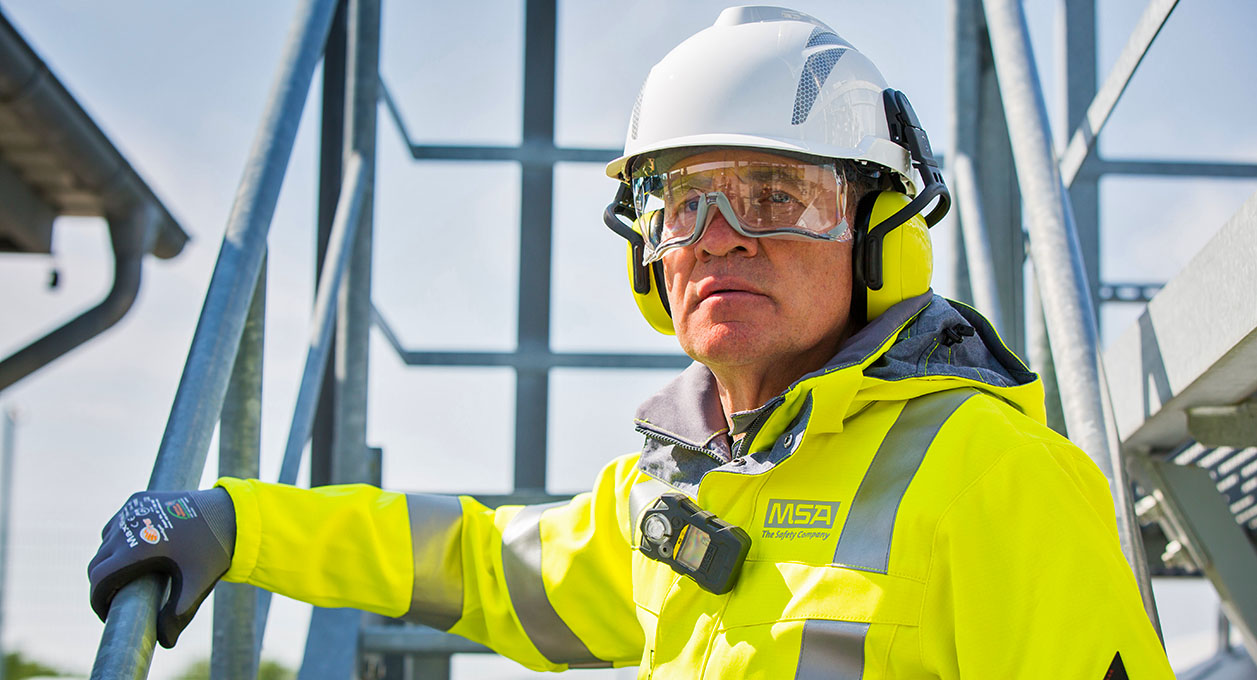 V-Gard® 930 Non-Vented Protective Cap